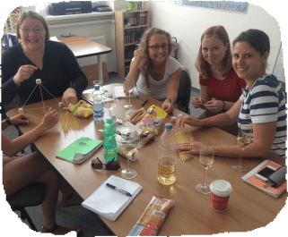 Studentky kurzu zážitkové angličtiny v Brně - pro ženy bez učebnic